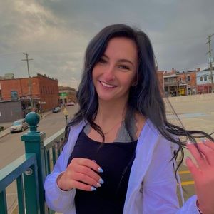 Meet your Posher, Carly